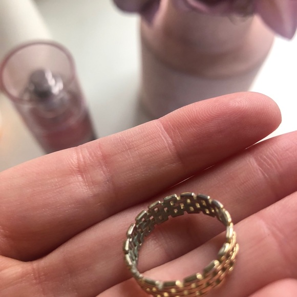 SHASHI x Revolve Linked Band Ring in Gold - Picture 6 of 8